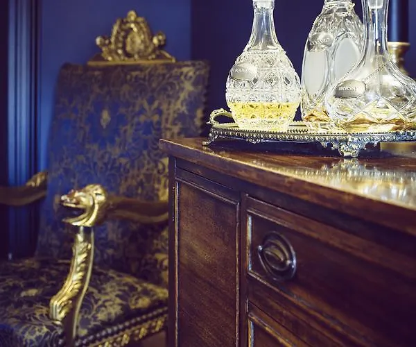 Boutique Opus One מלון 4*