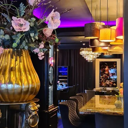 Boutique Opus One Hotel