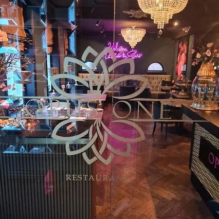 Boutique Opus One Hotel